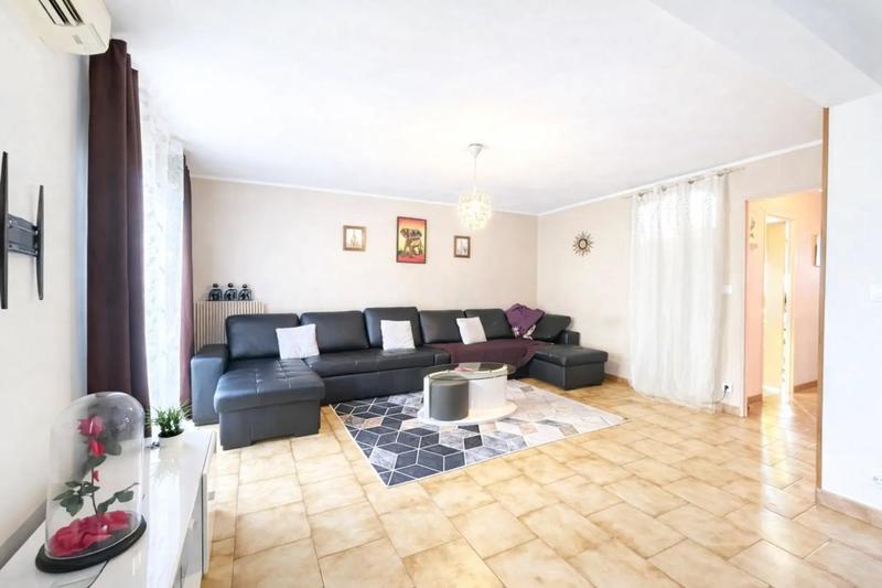 Maison - 88 m² - 5 pièces