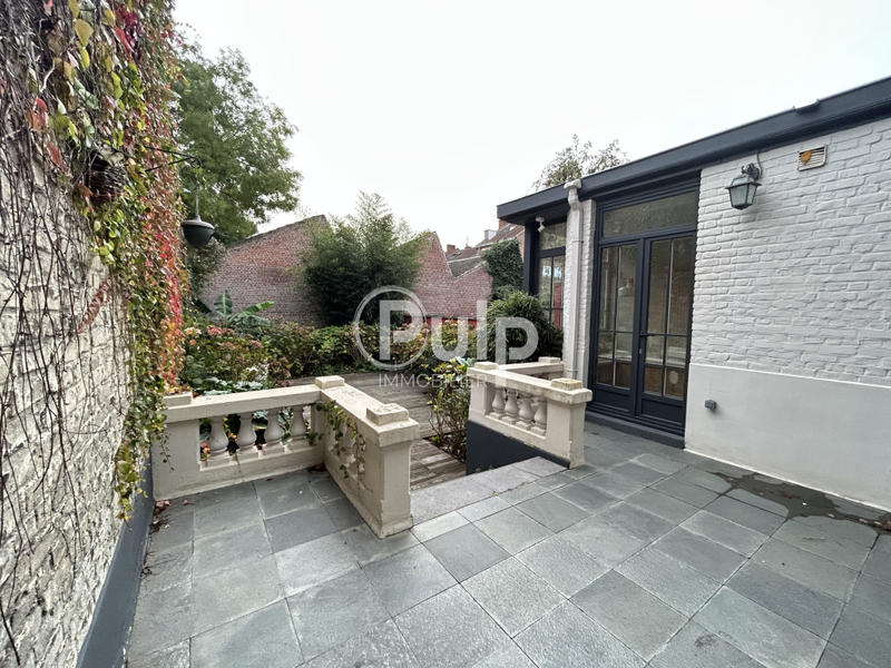 Propriété - 213 m² - 7 pièces