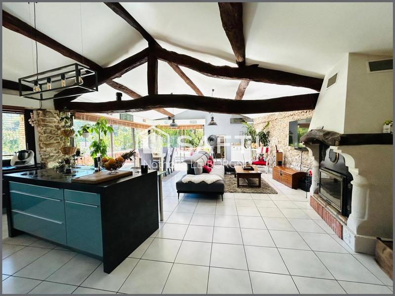 Maison - 269 m² - 9 pièces