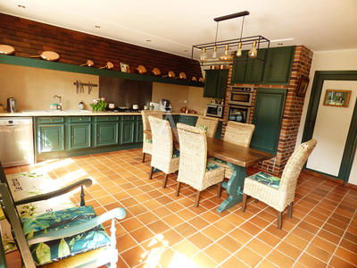 Maison - 303 m² - 7 pièces