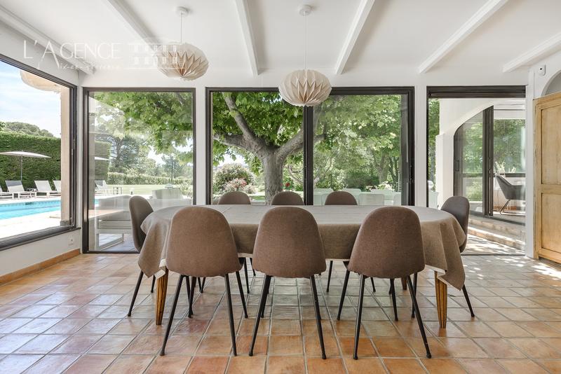 Maison - 296 m² - 8 pièces