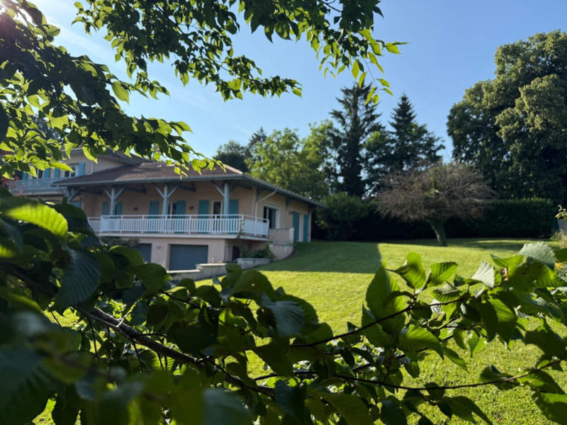 Maison - 180 m² - 9 pièces