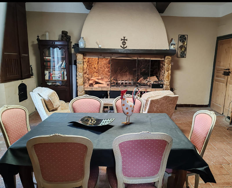 Mas - 486 m² - 19 pièces