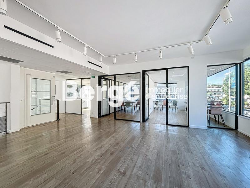Bureau - 530 m²