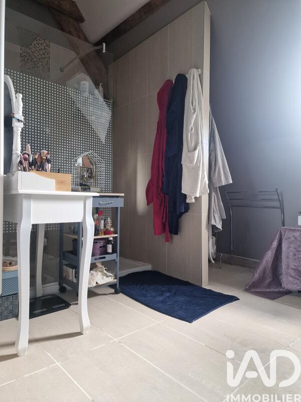 Maison - 266 m² - 8 pièces