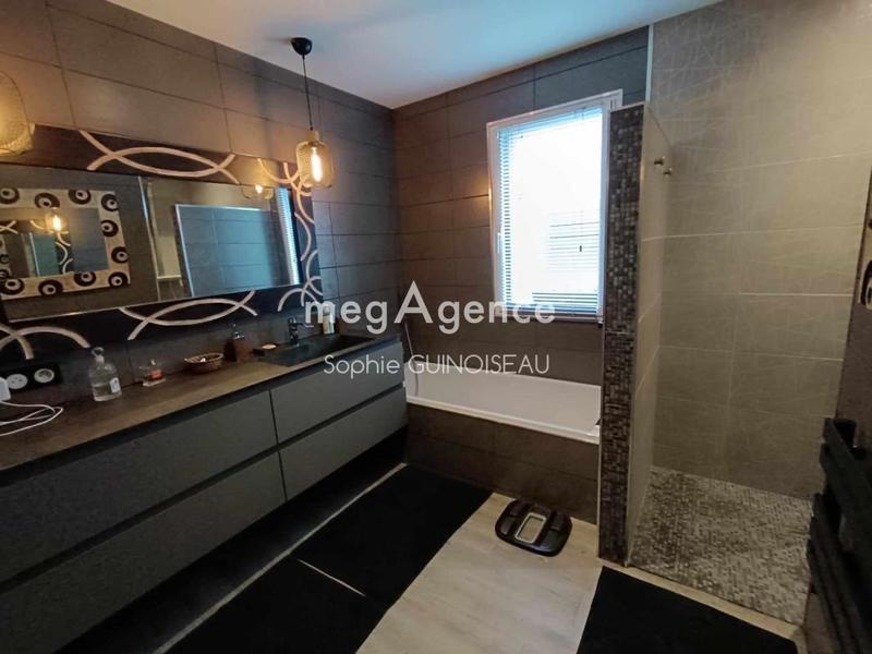 Maison - 176 m² - 6 pièces