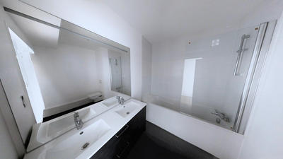 Appartement - 95 m² - 3 pièces