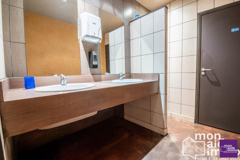 Local commercial - 160 m²