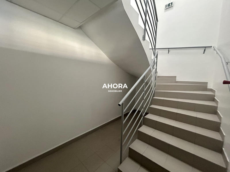 Local d'activités - 66 m²
