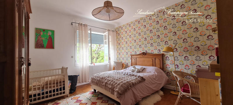 Maison - 202 m² - 7 pièces