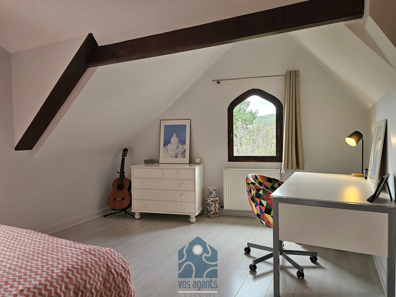 Maison - 218 m² - 7 pièces