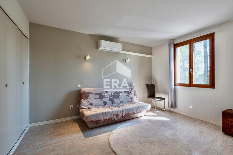 Maison - 198 m² - 8 pièces