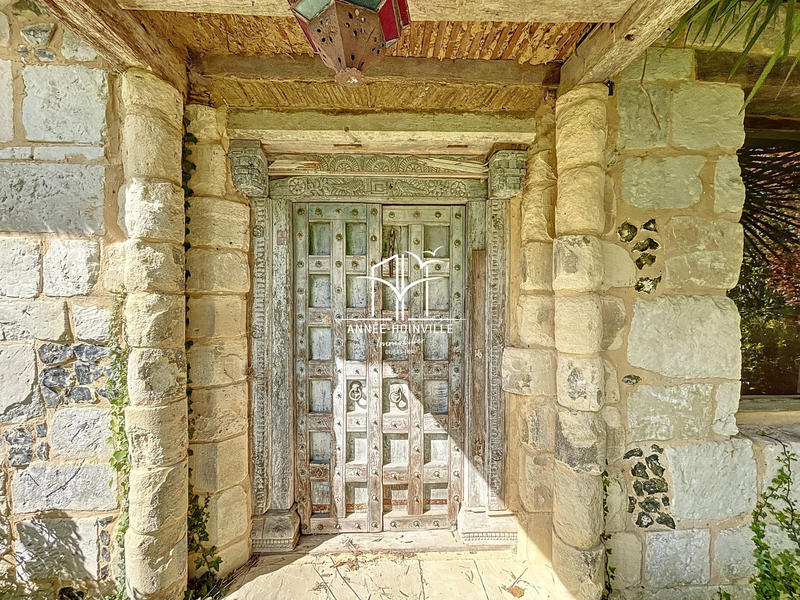 Maison - 245 m² - 8 pièces