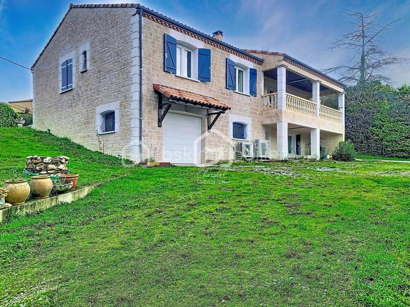 Maison - 165 m² - 5 pièces