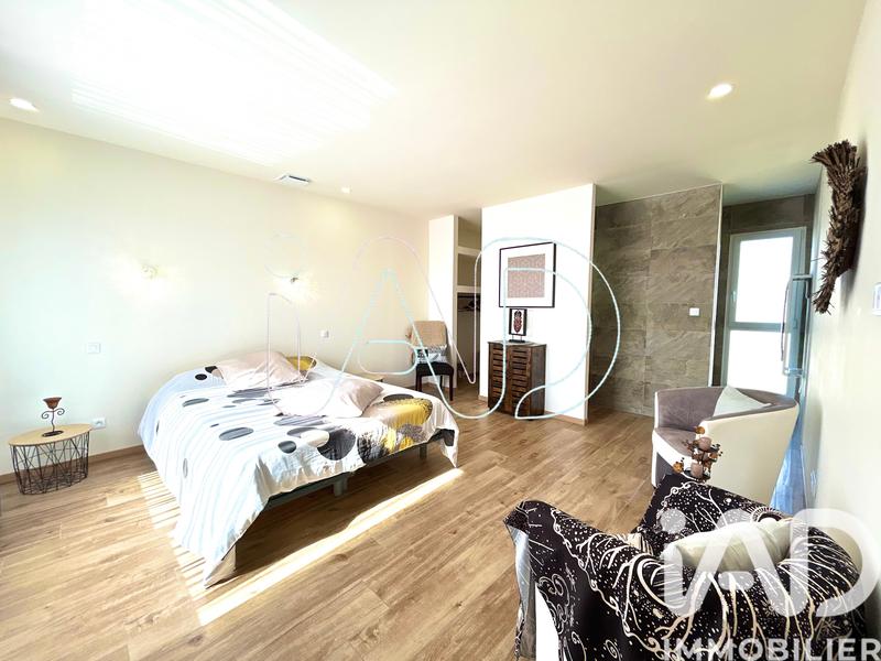 Maison - 181 m² - 6 pièces