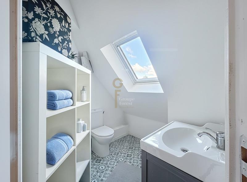 Maison - 208 m² - 8 pièces