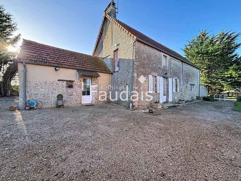 Maison - 267 m² - 11 pièces