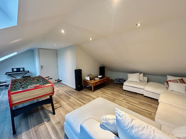 Maison - 167 m² - 7 pièces