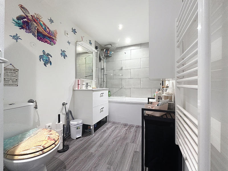 Maison - 92 m² - 5 pièces