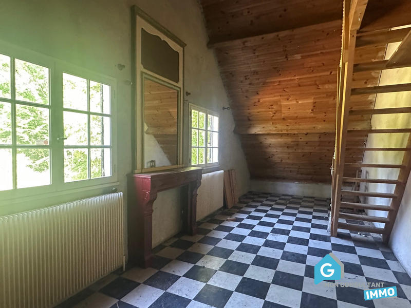 Maison - 330 m² - 8 pièces