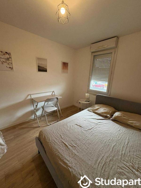 Chambre - 10 m² - 1 pièce