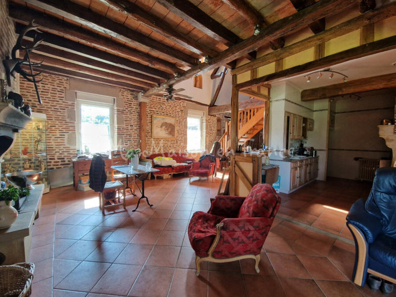 Maison - 627 m² - 21 pièces