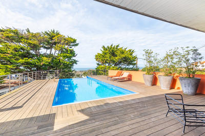 Maison - 330 m² - 10 pièces