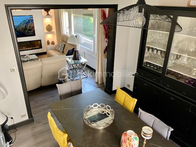 Appartement - 98 m² - 4 pièces