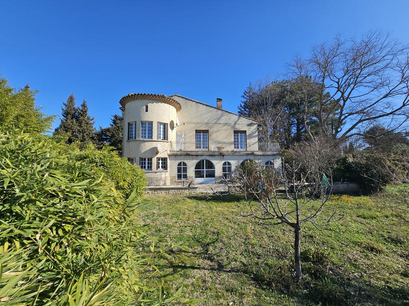 Maison - 185 m² - 7 pièces