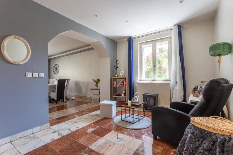 Maison - 191 m² - 9 pièces