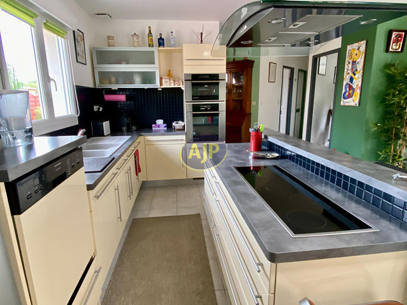 Maison - 110 m² - 4 pièces