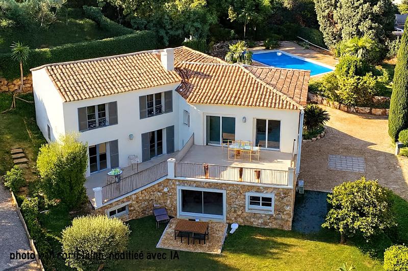 Villa - 250 m² - 7 pièces
