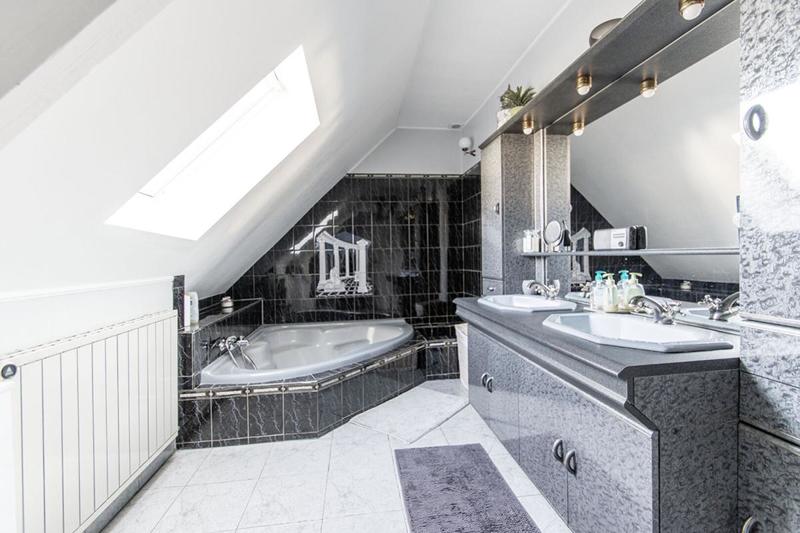 Maison - 82 m² - 5 pièces