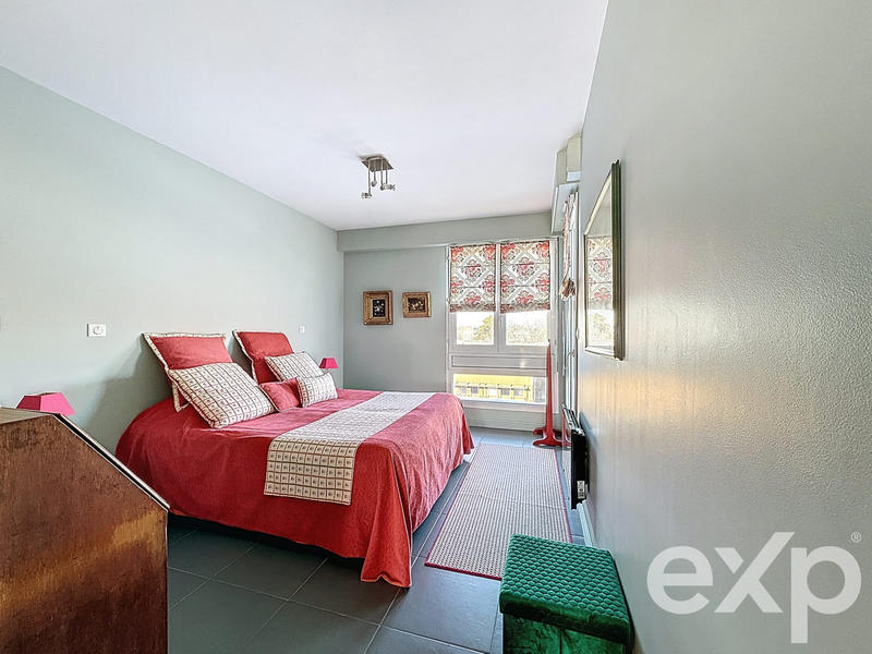 Appartement - 220 m² - 5 pièces