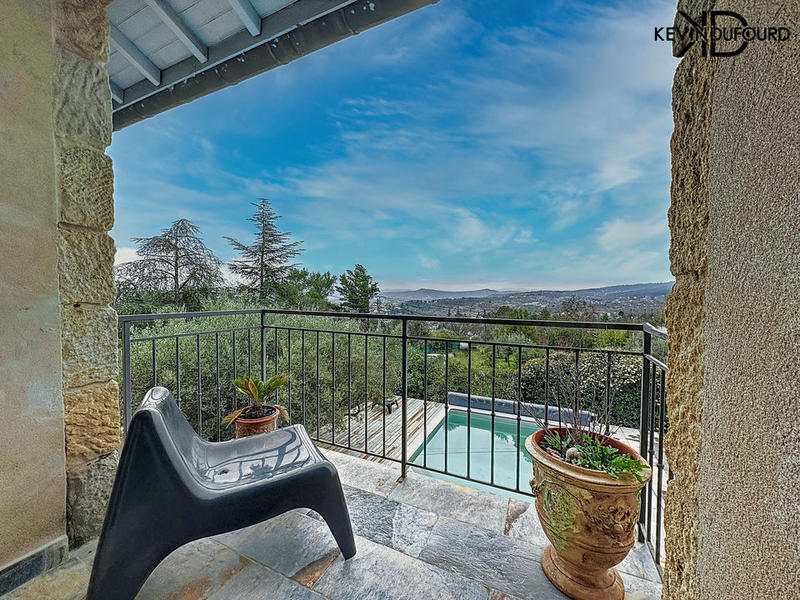 Maison en pierre - 130 m² - 6 pièces