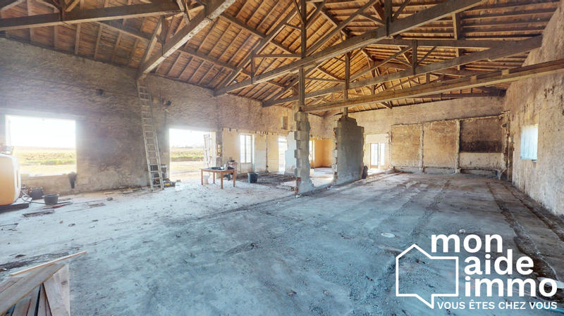 Maison - 460 m² - 8 pièces