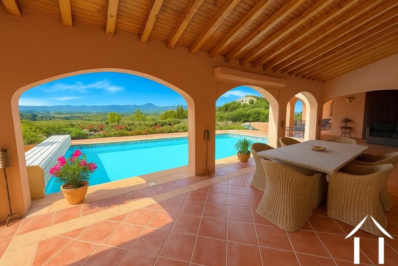 Maison - 186 m² - 5 pièces