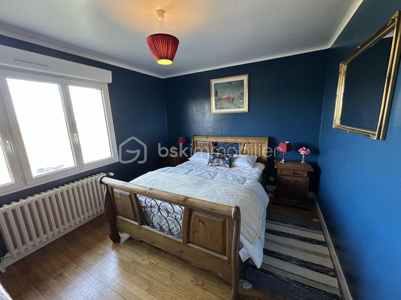 Maison traditionnelle - 235 m² - 11 pièces