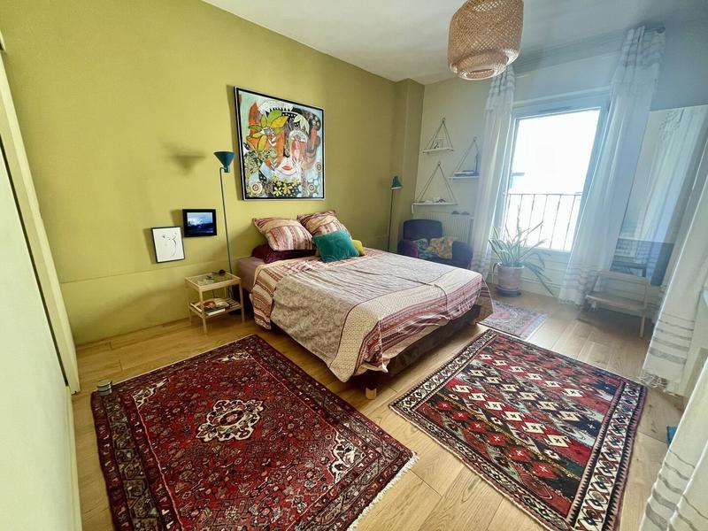 Maison - 200 m² - 7 pièces