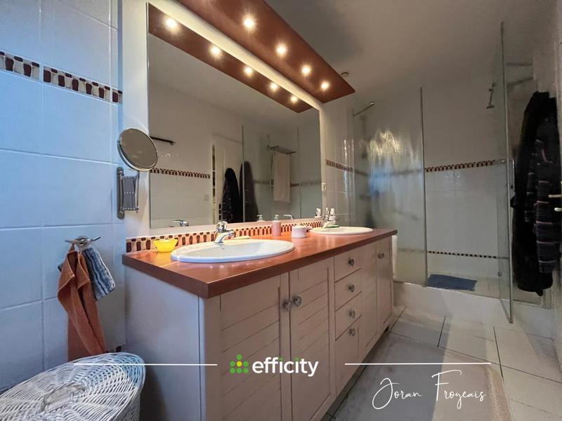 Maison - 165 m² - 7 pièces