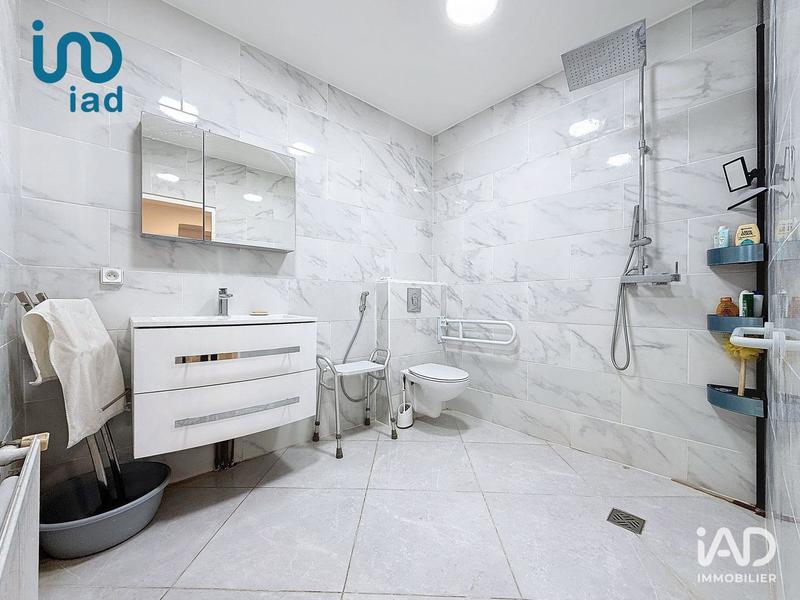 Maison - 250 m² - 11 pièces