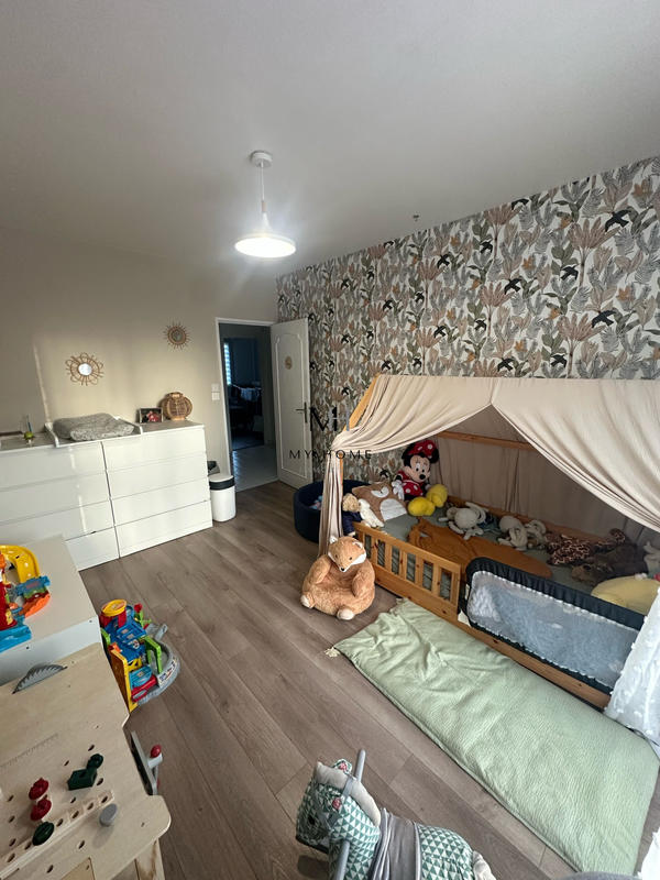 Appartement - 100 m² - 5 pièces