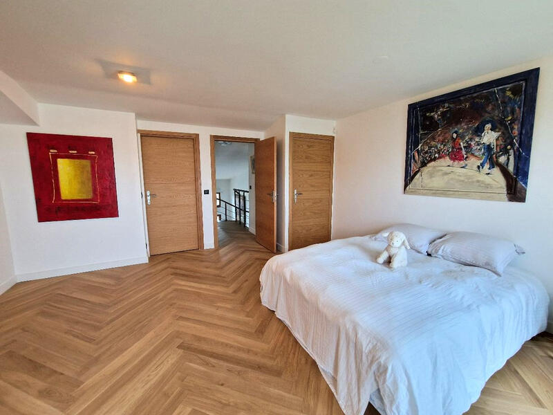 Appartement - 82 m² - 4 pièces