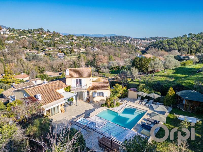 Villa - 300 m² - 8 pièces