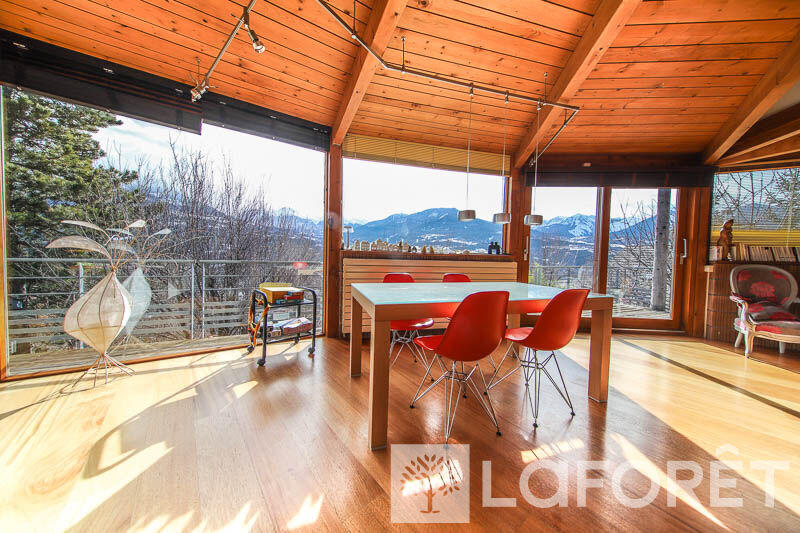 Maison - 130 m² - 4 pièces