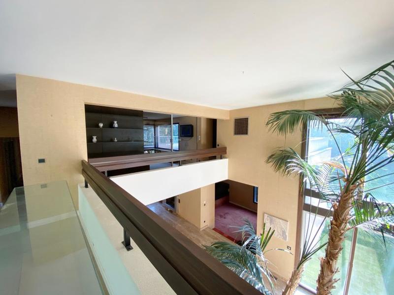 Maison - 315 m² - 10 pièces