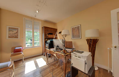 Bureau - 49 m² - 2 pièces