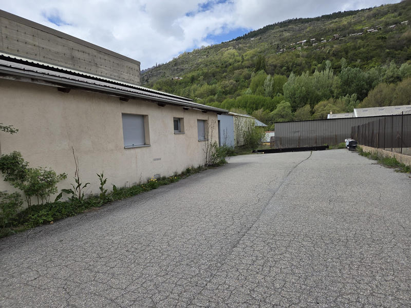 Local d'activités - 506 m²