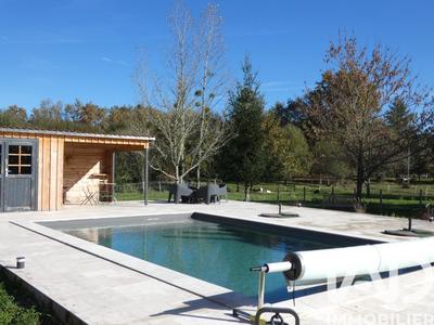 Maison - 259 m² - 9 pièces