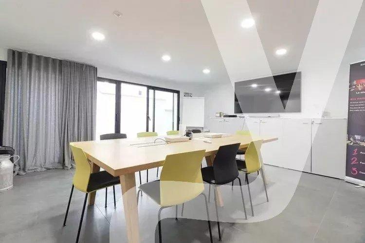 Bureau - 177 m²